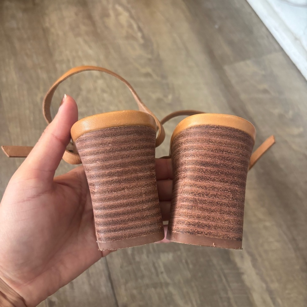 Madewell tan block heels - Picture 6 of 8